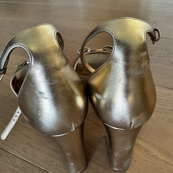 High heel with a bow accent 9.5 size Beige - Picture 3 of 6